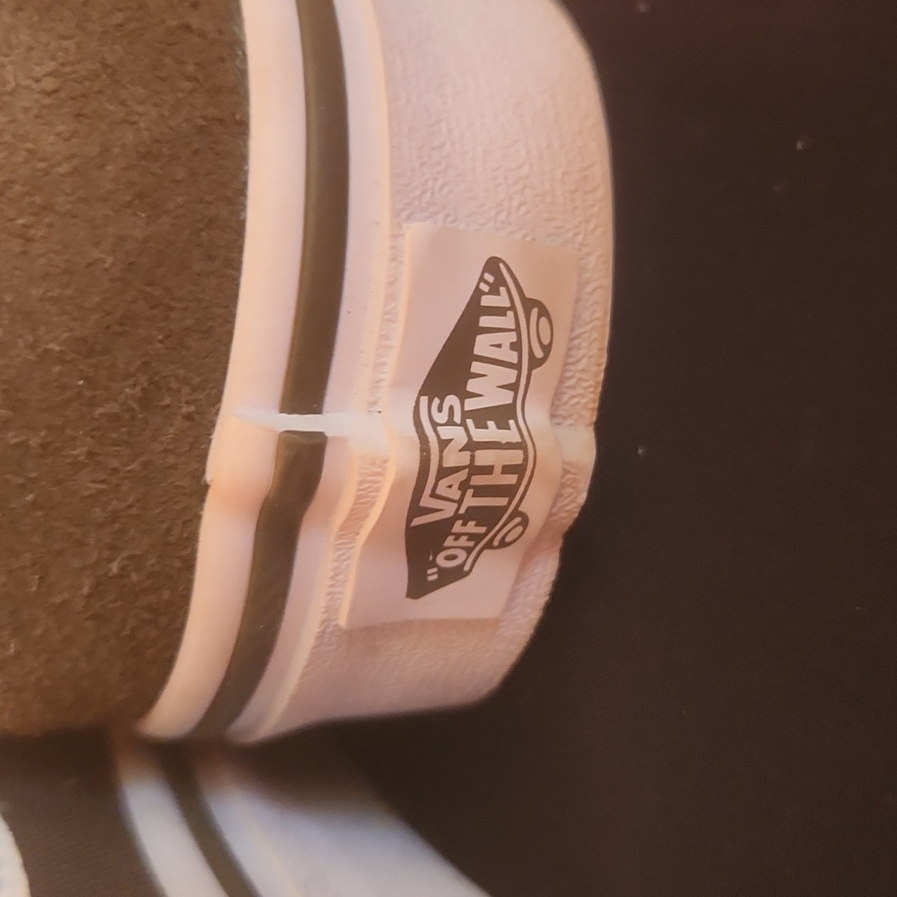 Vans - Picture 7 of 8
